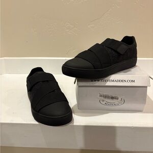 Steve Madden Black Elastic Strap Sneakers